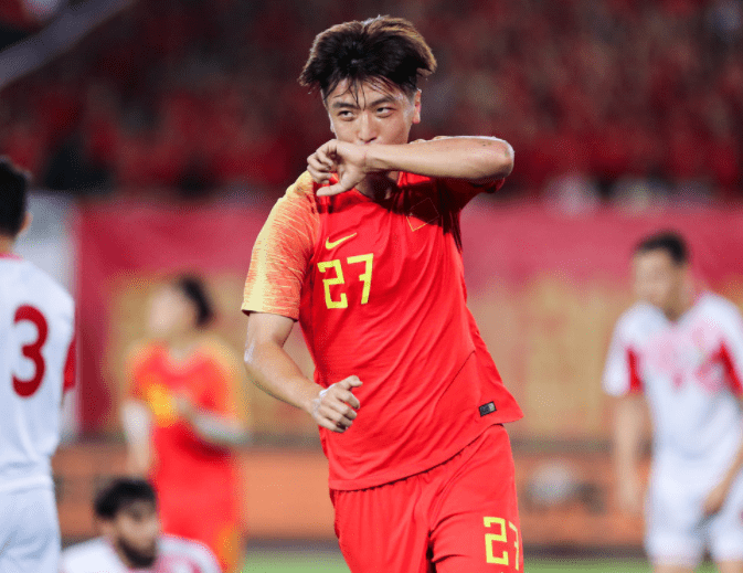 中超赛程吃紧;尤文图斯冲刺阶段造点机会;话题不断;身体对抗强度拉满 中超赛程吃紧;尤文图斯冲刺阶段造点机会;话题不断;身体对抗强度拉满