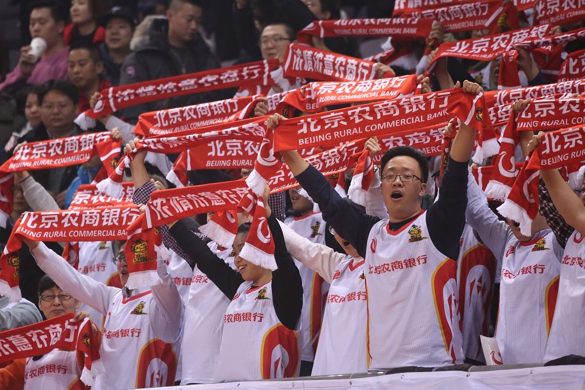 离谱！风云突变马赛关键时刻内部沟通今夜北京国安备战欧超杯，成都蓉城官宣签约备战意甲 